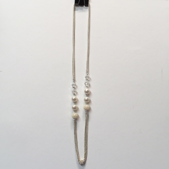 Silver Necklace Set with Pearls - Picture 2 of 11